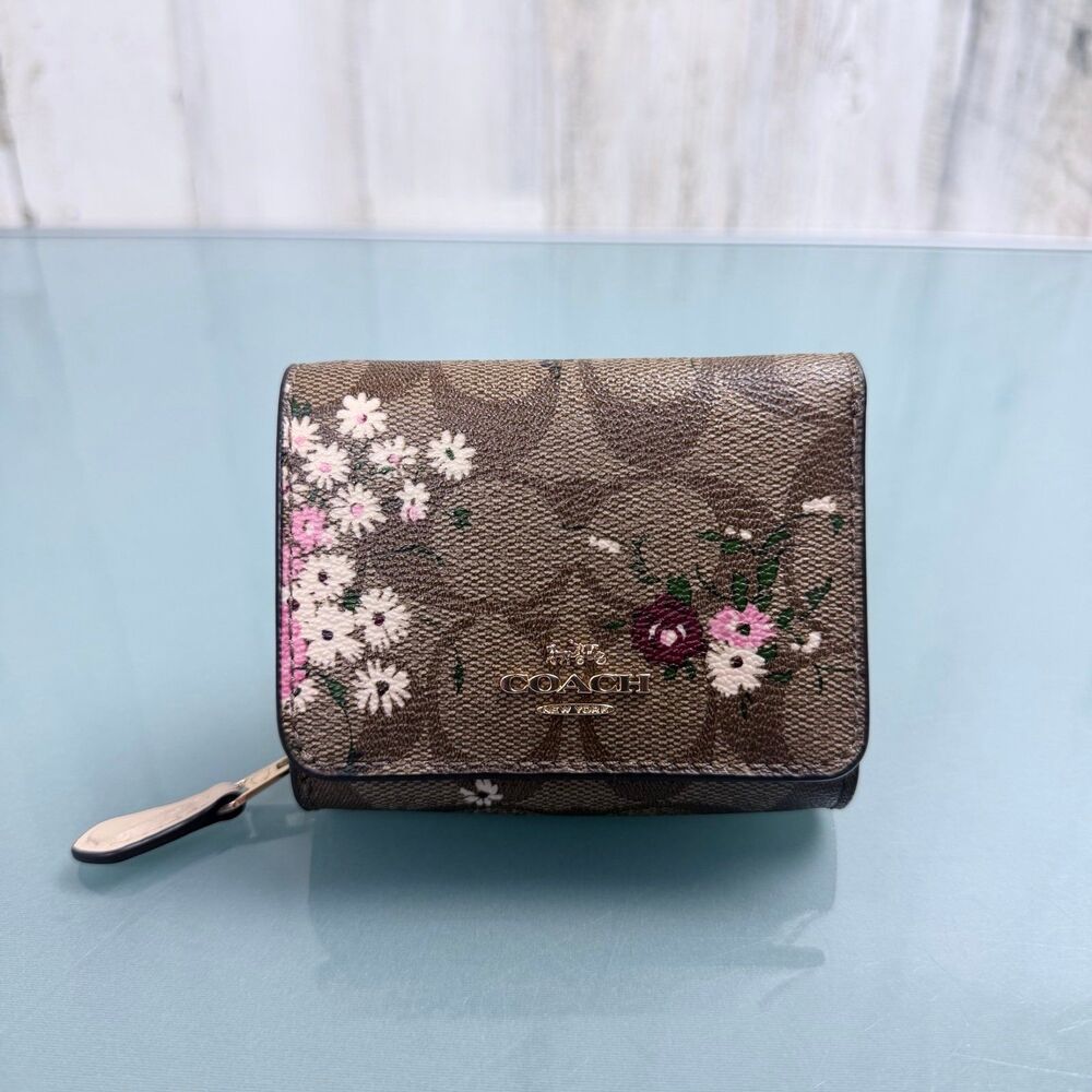 Coach Snap Wallet In Signature Canvas With Wildflower Print